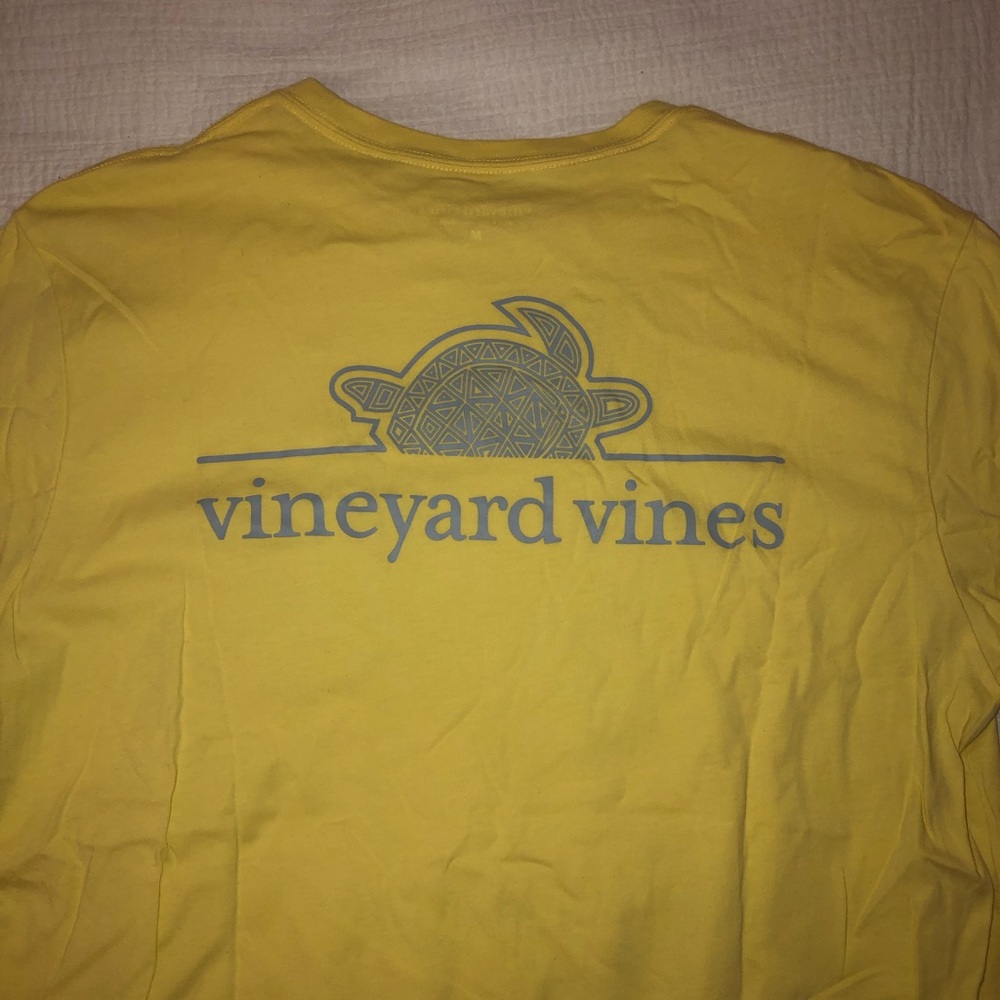 Vineyard Vines T-shirt
